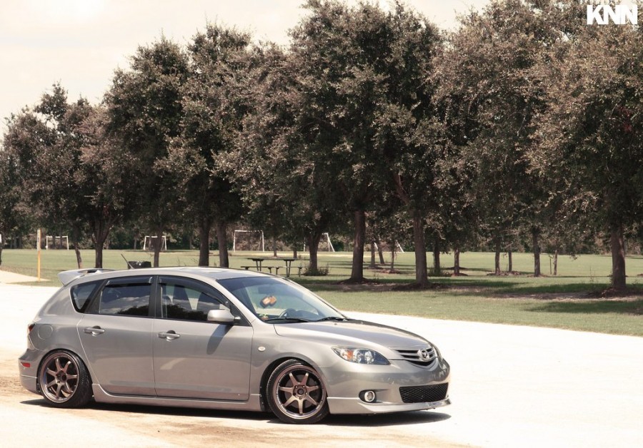 Mazda 3 1re génération roues Weds Sport SA90 R17 8J ET25 205/40 9J ET20