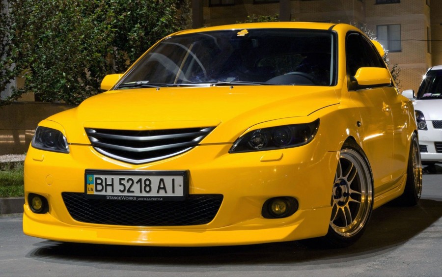 Mazda 3 1re génération roues Enkei RPF1 R17 9J ET45 215/45