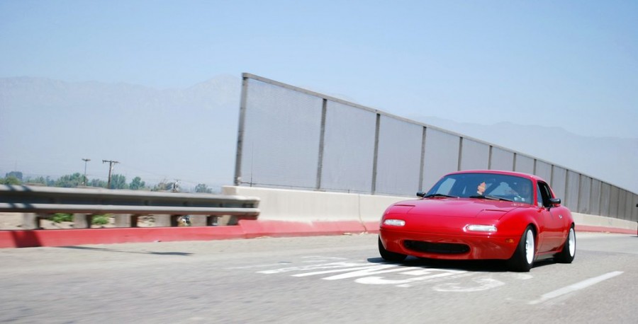 Mazda MX-5 Miata roues V2 Competition  R13 8J ET20 215/50
