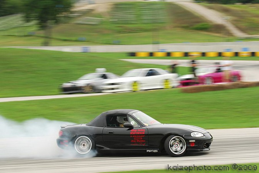 Mazda MX-5 Miata roues SSR Professor SP1R R16 8J 205/40 9J ET13 215/45
