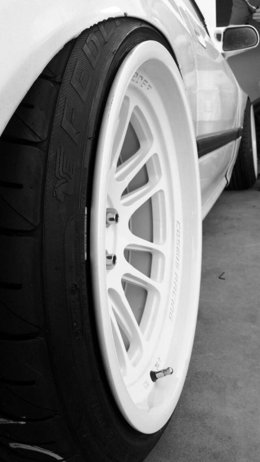Mazda RX-7 FC roues Cosmis xt206r R18 9.5J ET10 215/40 11J ET8 255/35