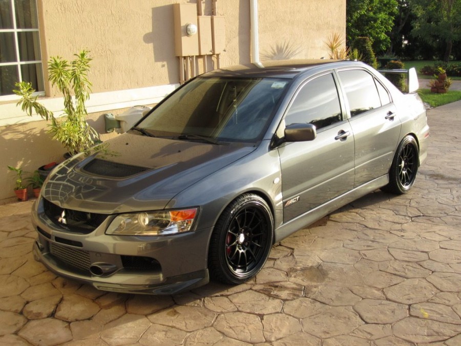 Mitsubishi Lancer Evolution IX roues Enkei NT03+M R18 9.5J ET27 255/35