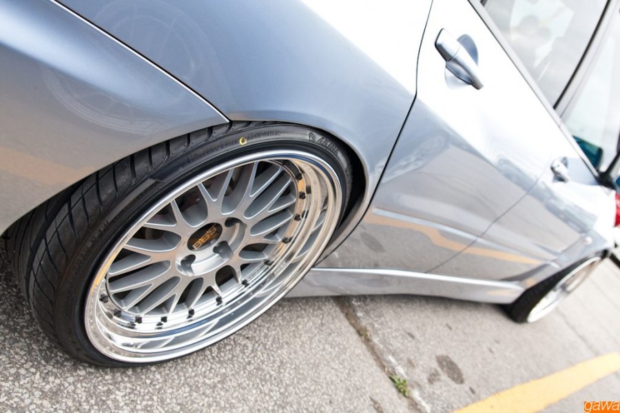 Mitsubishi Lancer Evolution IX roues BBS LM R18 9J ET5 215/35