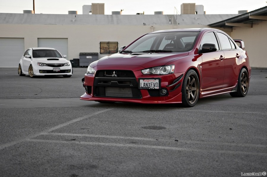 Mitsubishi Lancer Evolution X roues Rays Volk Racing TE37 R18 9.5J ET22 275/35