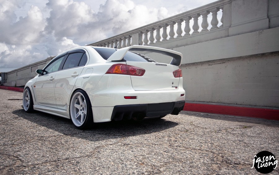 Mitsubishi Lancer Evolution X roues Rays Volk Racing TE37 R19 10.5J ET12 265/30