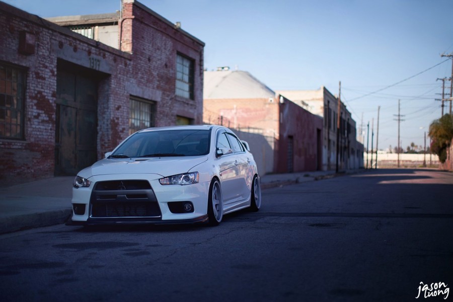 Mitsubishi Lancer Evolution X roues Rays Volk Racing TE37 R19 10.5J ET12 265/30
