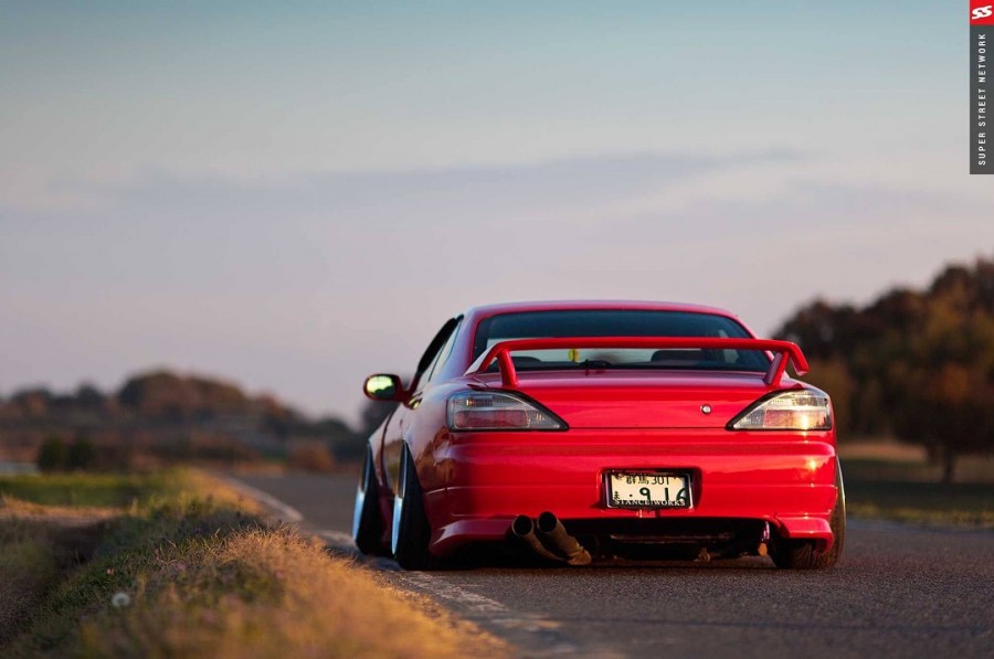 Nissan Silvia S15 roues Work VS-KF R18
