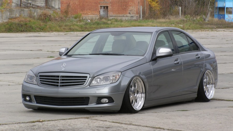 Mercedes-Benz C-Class W204 roues OZ Racing MAE Monoblock R18 10J ET33 215/35 ET36
