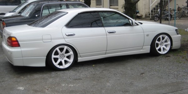 Nissan Laurel