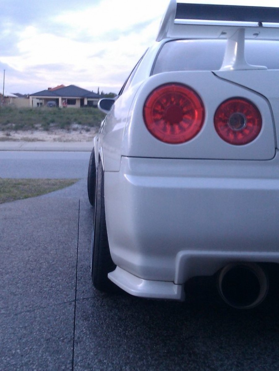 Nissan Skyline R34 диски Rota P45R2 R18 9.5J ET22 225/40 10J ET12 235/40