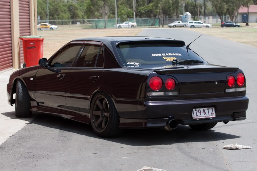 Nissan Skyline R34 диски Rota Grid R18 9.5J ET20 225/40 10J ET15 235/40 sedan 