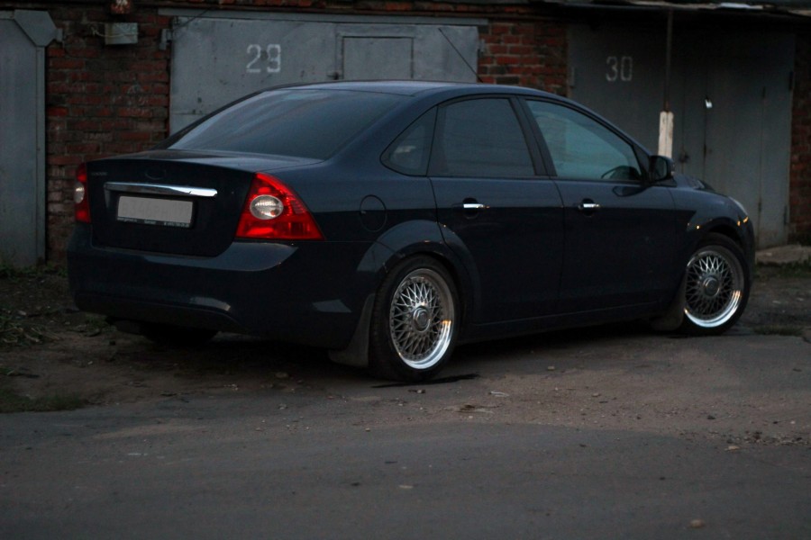 Ford Focus 2 поколение диски Rays Volk Racing Mesh GR-A Progressive R17 8J ET48