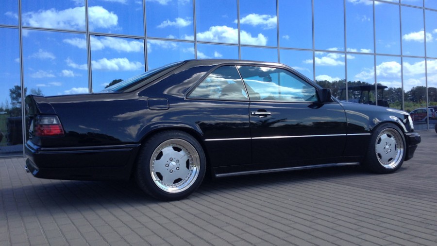 Mercedes-Benz E-Class W124 диски OEM Mercedes AMG R17 9J ET31 225/45 10J ET44 255/40