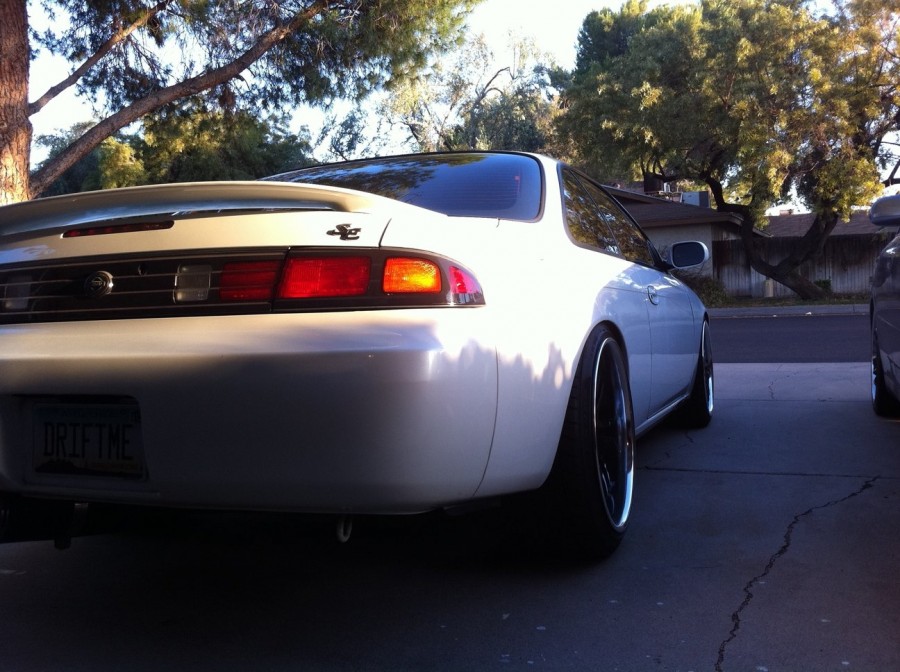Nissan Silvia S14 диски Racing hart R19 9J ET26 225/35 10.5J 255/35