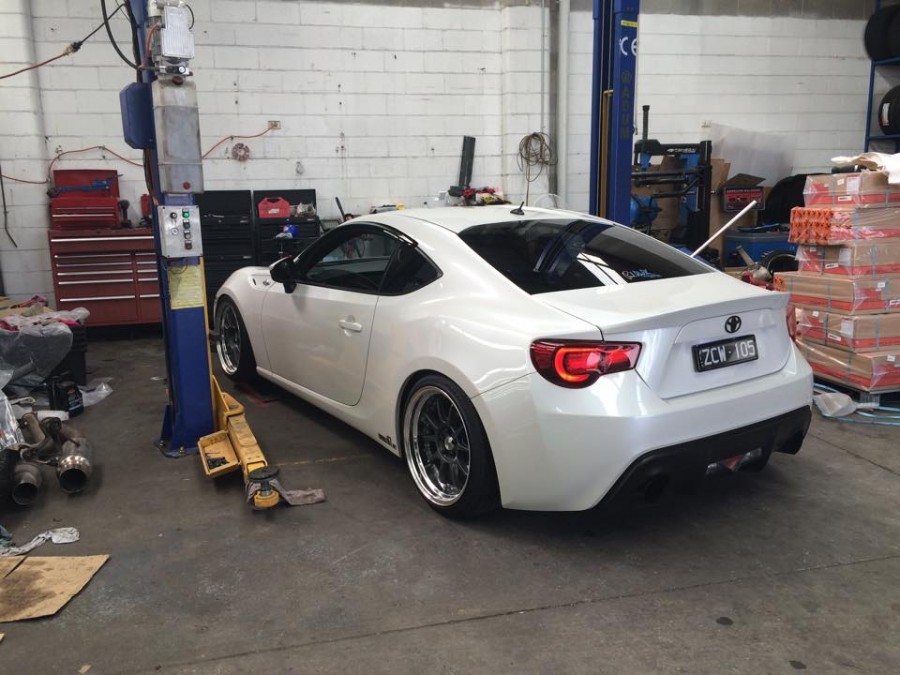 Scion FR-S диски SSR Professor SP3 R18 9J ET29 225/40 ET23