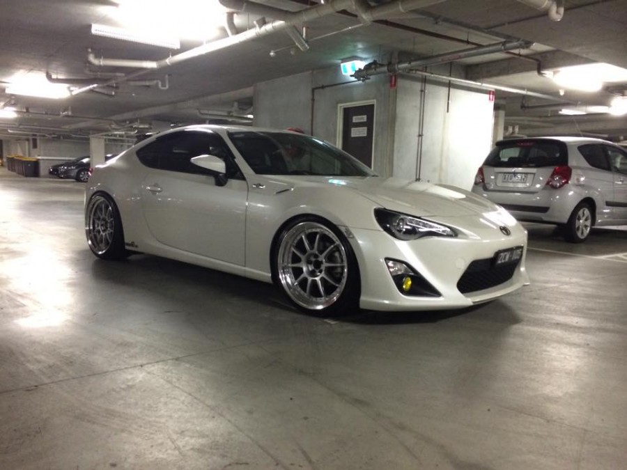 Scion FR-S диски SSR Professor SP3 R19 8.5J ET20 225/35 9.5J ET23 235/35