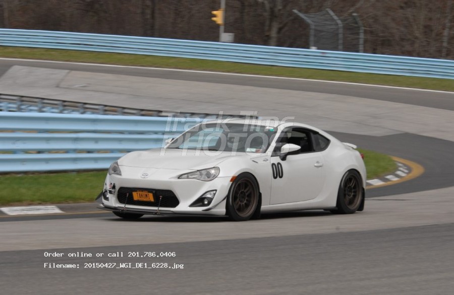 Scion FR-S диски Enkei RPF1 R17 9J ET35 245/40