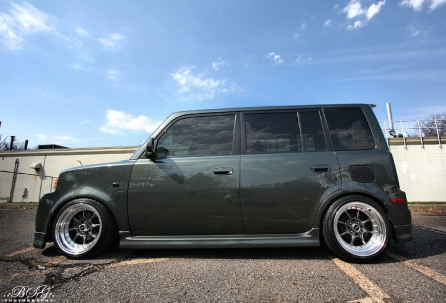 Scion xB диски R16 8J 195/40 195/45