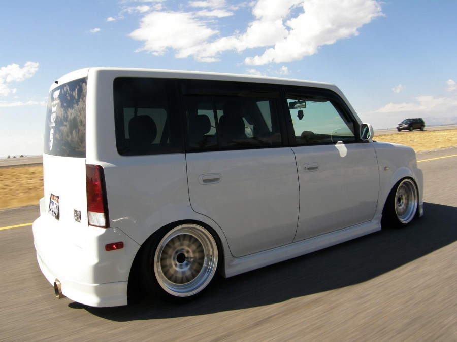 Scion xB диски R16 9J ET17 205/40