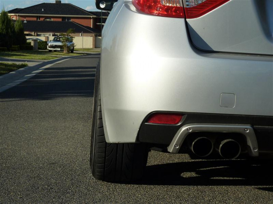 Subaru Impreza диски Rota Grid R18 9.5J ET30 225/40 WRX STI 