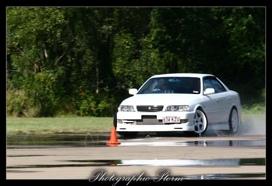 Toyota Chaser 100 диски Buddy Club P1 R18 9J ET30 245/40