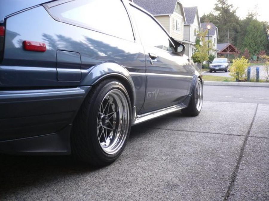 Toyota Corolla Levin AE85/AE86 диски Work Equip 03 R15 8J 195/50 ET-3 205/50