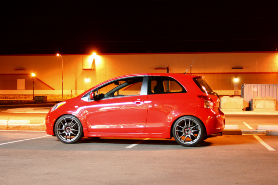 Toyota Yaris диски Work Emotion CR KAI R18 7.5J ET42 215/35 ET32