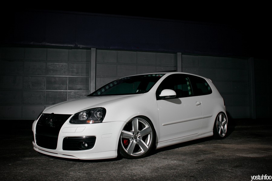Volkswagen Golf MK5 диски OEM Audi RS6 R18 8J ET35 215/35