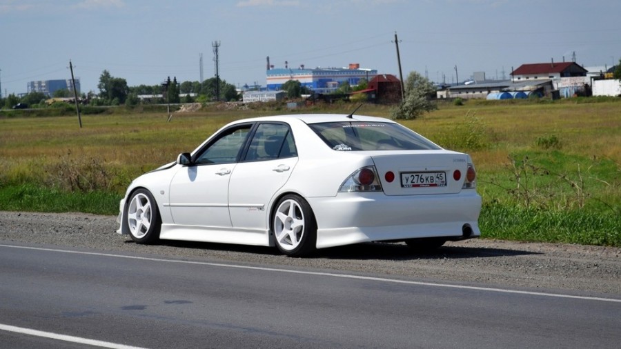 Toyota Altezza диски Lexel R17 9J ET38