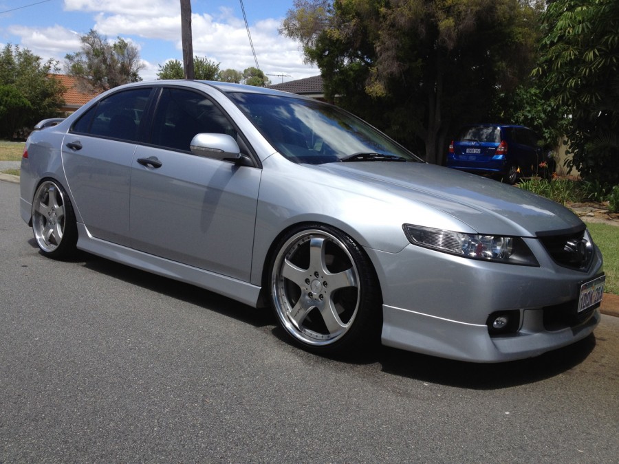 Acura TSX диски Trafficstar DTS R20 8.5J ET20 235/30 9J ET22