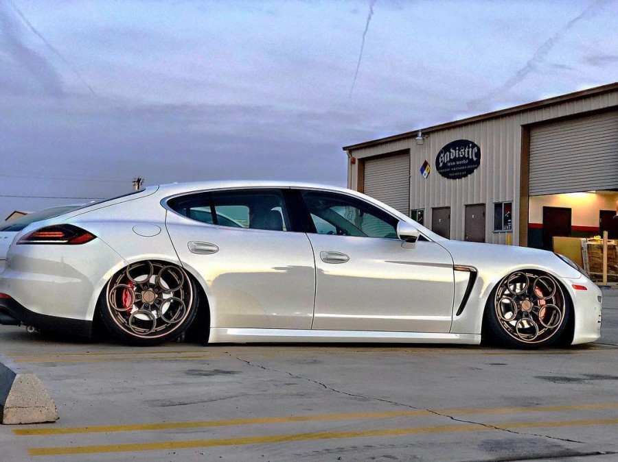 Porsche Panamera диски Rotiform ZRH
