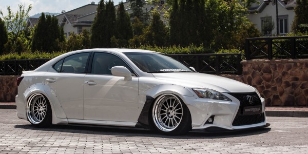 Lexus IS