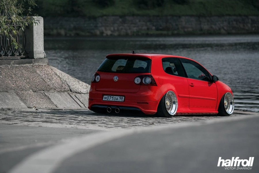 Volkswagen Golf MK5 диски BBS RS R18 10.5J ET6 215/35