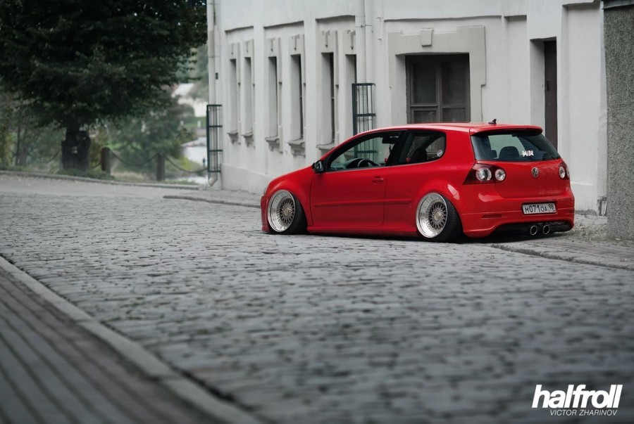 Volkswagen Golf MK5 диски BBS RS R18 10.5J ET6 215/35