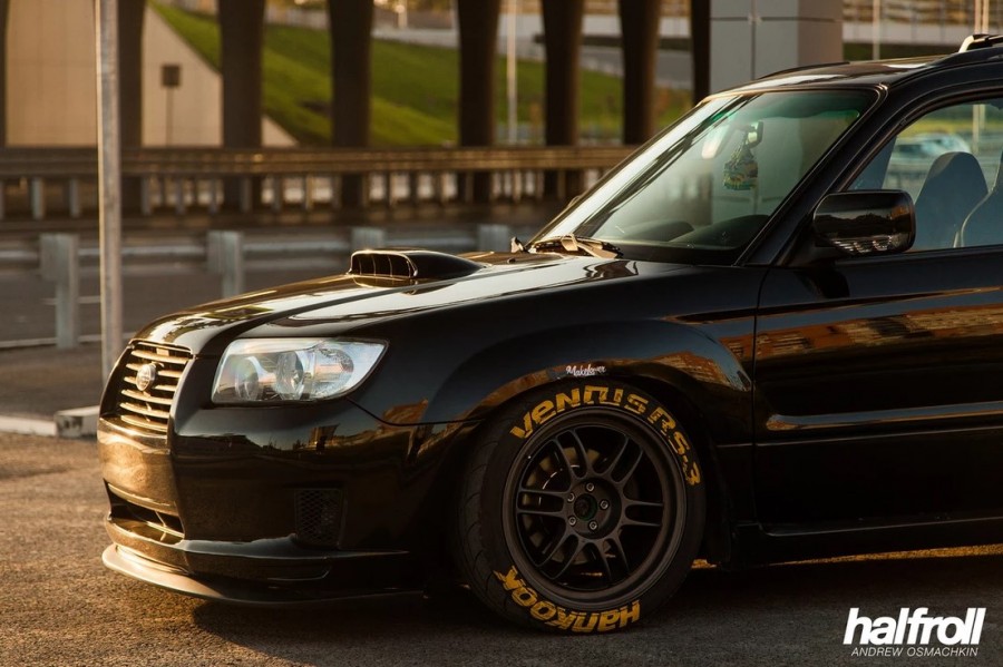 Subaru Forester SG диски Enkei RPF1 R18 8J 225/40