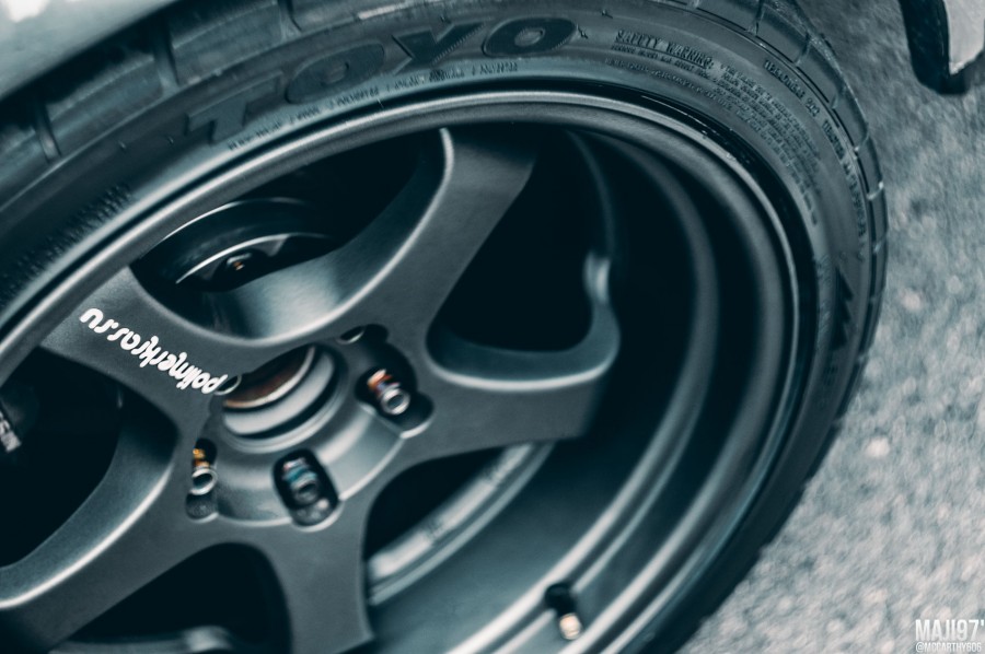 Nissan Skyline R32 диски Rota D2 R18 9.5J ET12 245/40 10J ET15 265/35