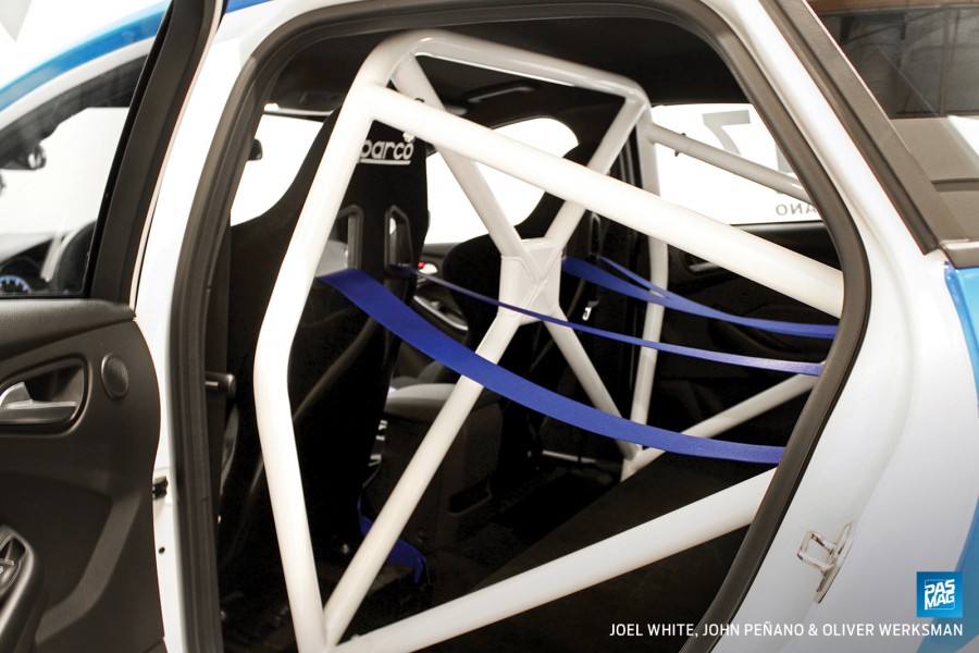 Ford Focus 3 поколение диски OZ Racing Supertourismo GT R19 8J ET38 235/35 RS 