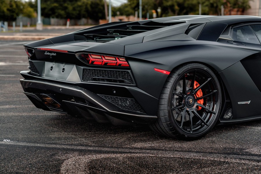 Lamborghini Aventador диски ADV.1 M.V2 CS R20 9J R21 12.5J