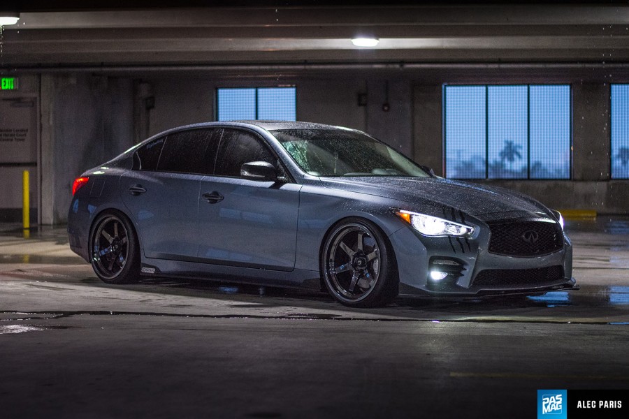 Infiniti Q50 диски Cosmis XT-006R R20 9.5J ET10 255/35