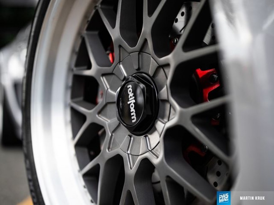 Chevrolet Corvette C8 диски Rotiform RSE R20 10J 275/35 13J 315/35