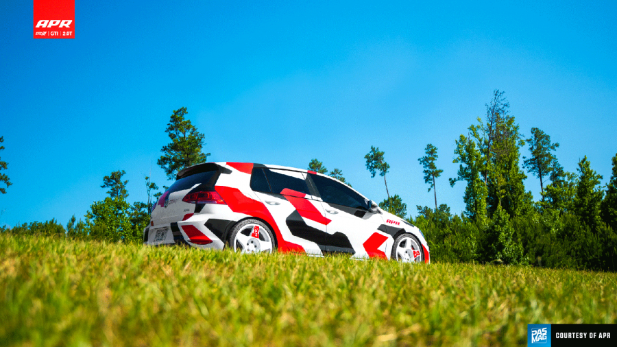 Volkswagen Golf MK7 диски Fifteen52 Tarmac