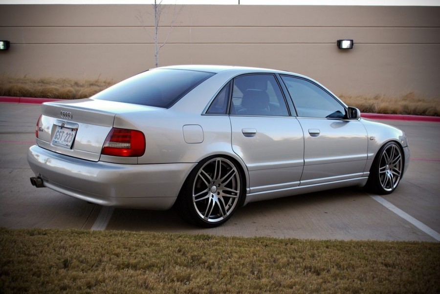 Audi A4 B5 диски Stratmosphere RS4 R19 8.5J ET45 225/35