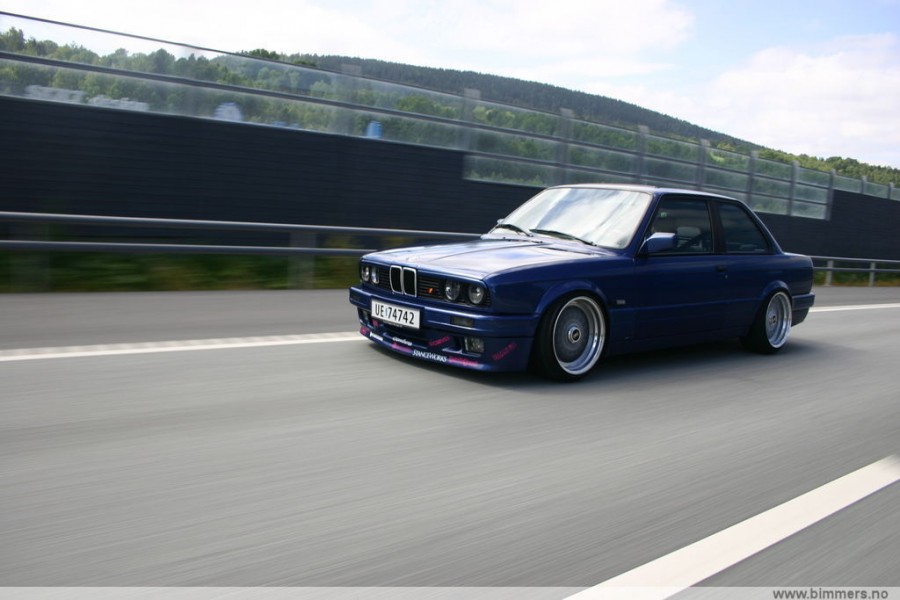 BMW 3 series E30 диски BBS RC090 R17 9J ET21 205/40 9.5J ET17 215/40