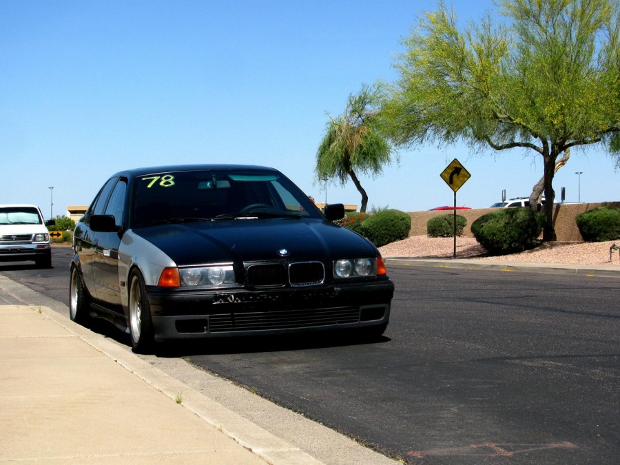 BMW 3 series E36 диски Momo typ 4228 R16 7J ET11 205/50