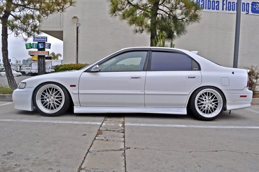 Honda Accord 5 поколение диски Varrstoen ES 1.1.1 R18 9.5J ET22 225/40