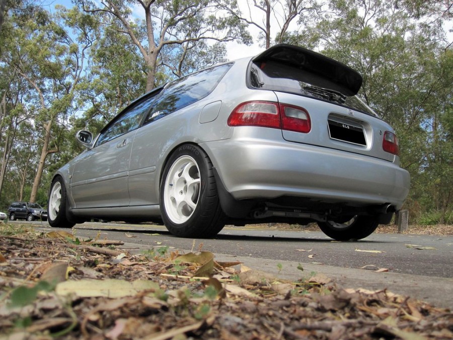 Honda Civic EG/EH/EJ диски Black Racing Pro N1 R15 7J ET27 205/50