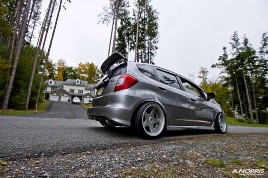 Honda Fit 2 поколение диски Brock B1 R17 8.5J ET13 205/40 10J ET20 215/45