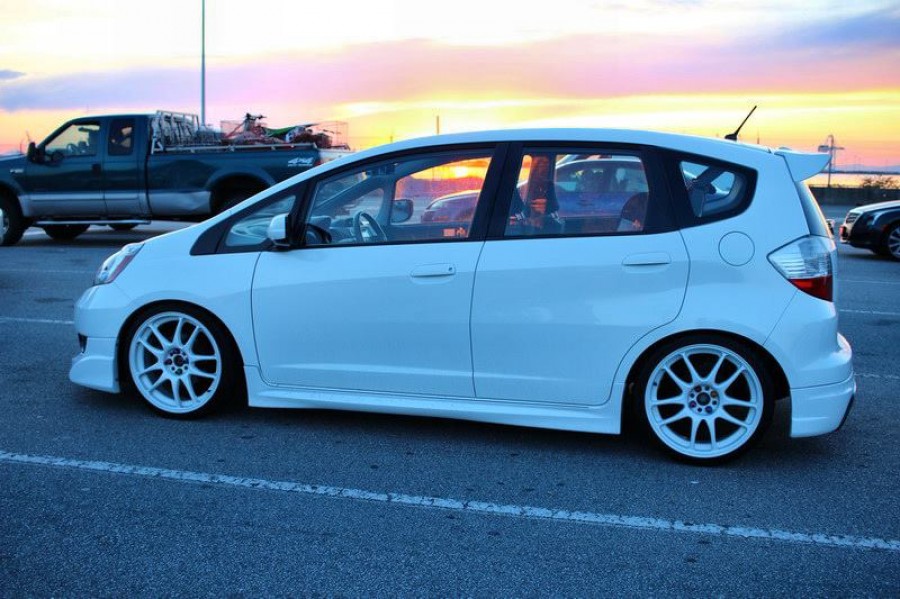 Honda Fit 2 поколение диски Work Emotion CR KAI R18 7.5J ET42 215/35 ET32