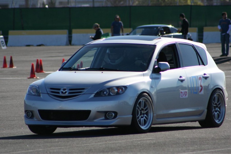 Mazda 3 1 поколение диски Enkei RPF1 R17 9J ET45 245/40