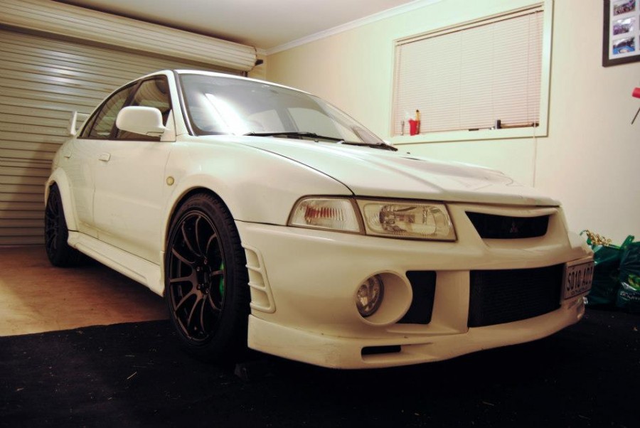 Mitsubishi Lancer Evolution VI диски Rota G-force R18 9J ET22 235/40